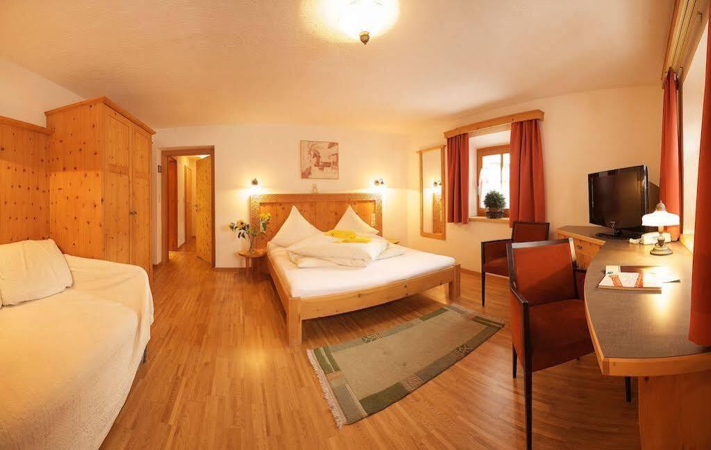 Hotel Pension Geiger Serfaus Kültér fotó